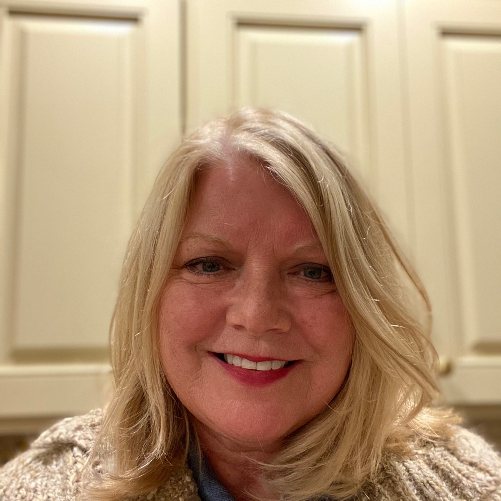 Meet your Posher, Crystal